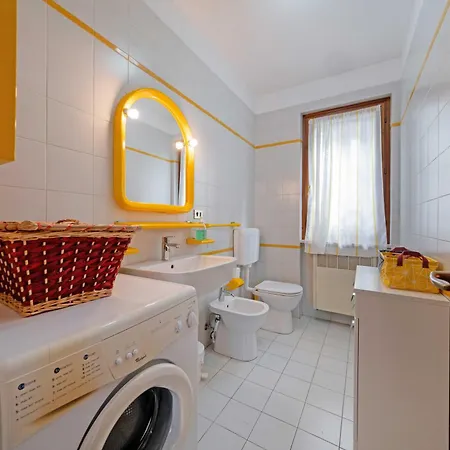 Casa Ruby Geraeumige Mit Pool Pacengo Di Lazise