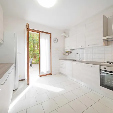 Casa Ruby Geraeumige Mit Pool Apartment *