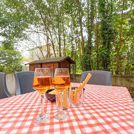 Casa Ruby Geraeumige Mit Pool